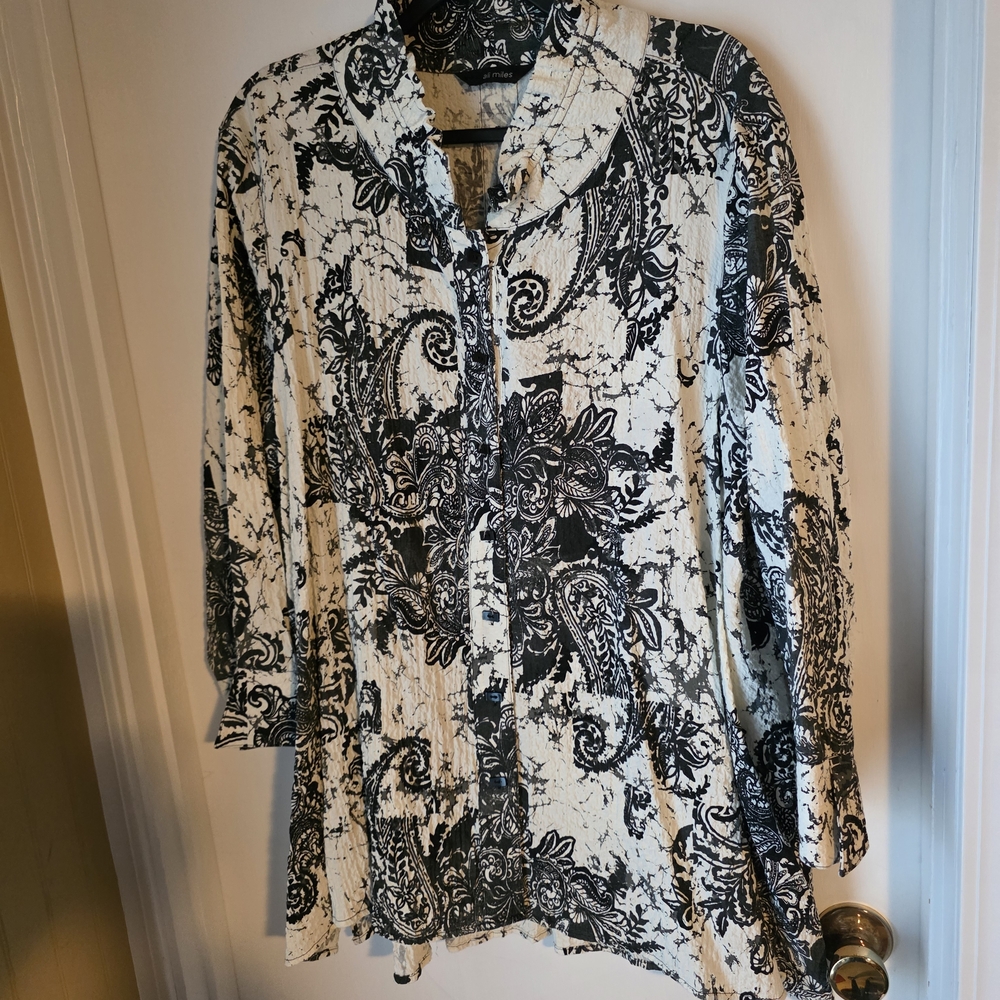Ali Miles Monochrome Paisley Tunic